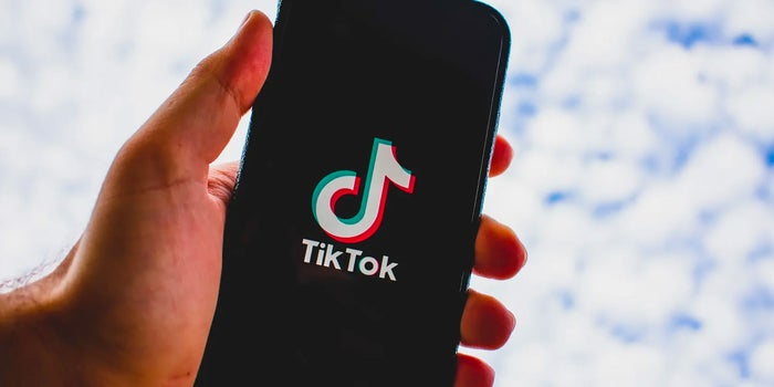 <b>外交部：支持TikTok等企业拿起法律武器维护权益</b>