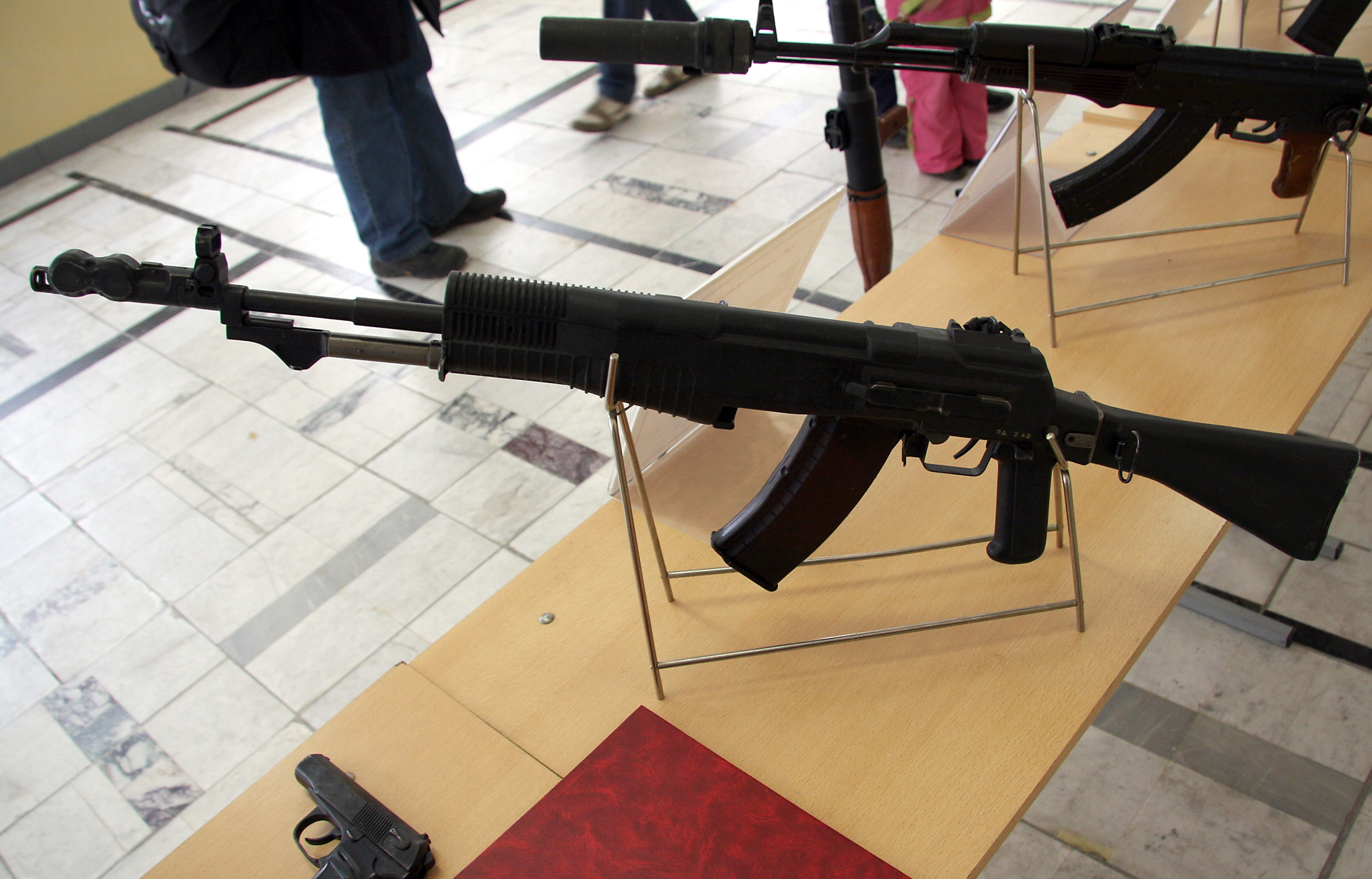 揭穿俄罗斯新枪AK19的真面目：整容AK74